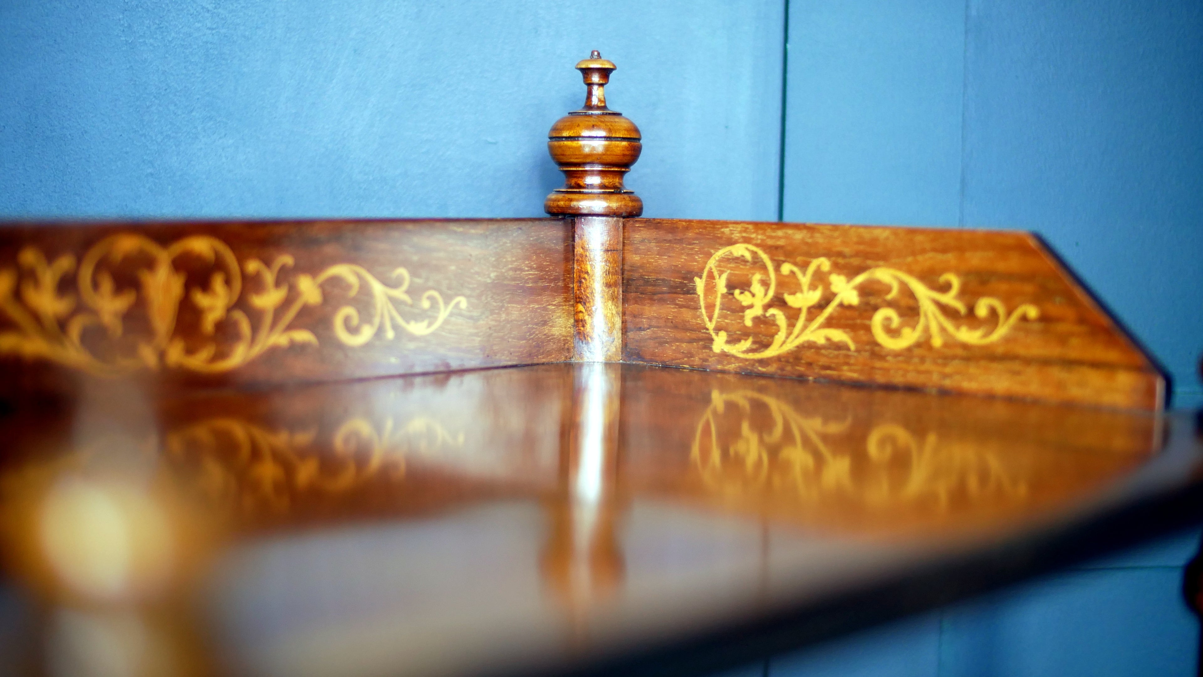 Victorian Inlaid Burr Walnut Whatnot
