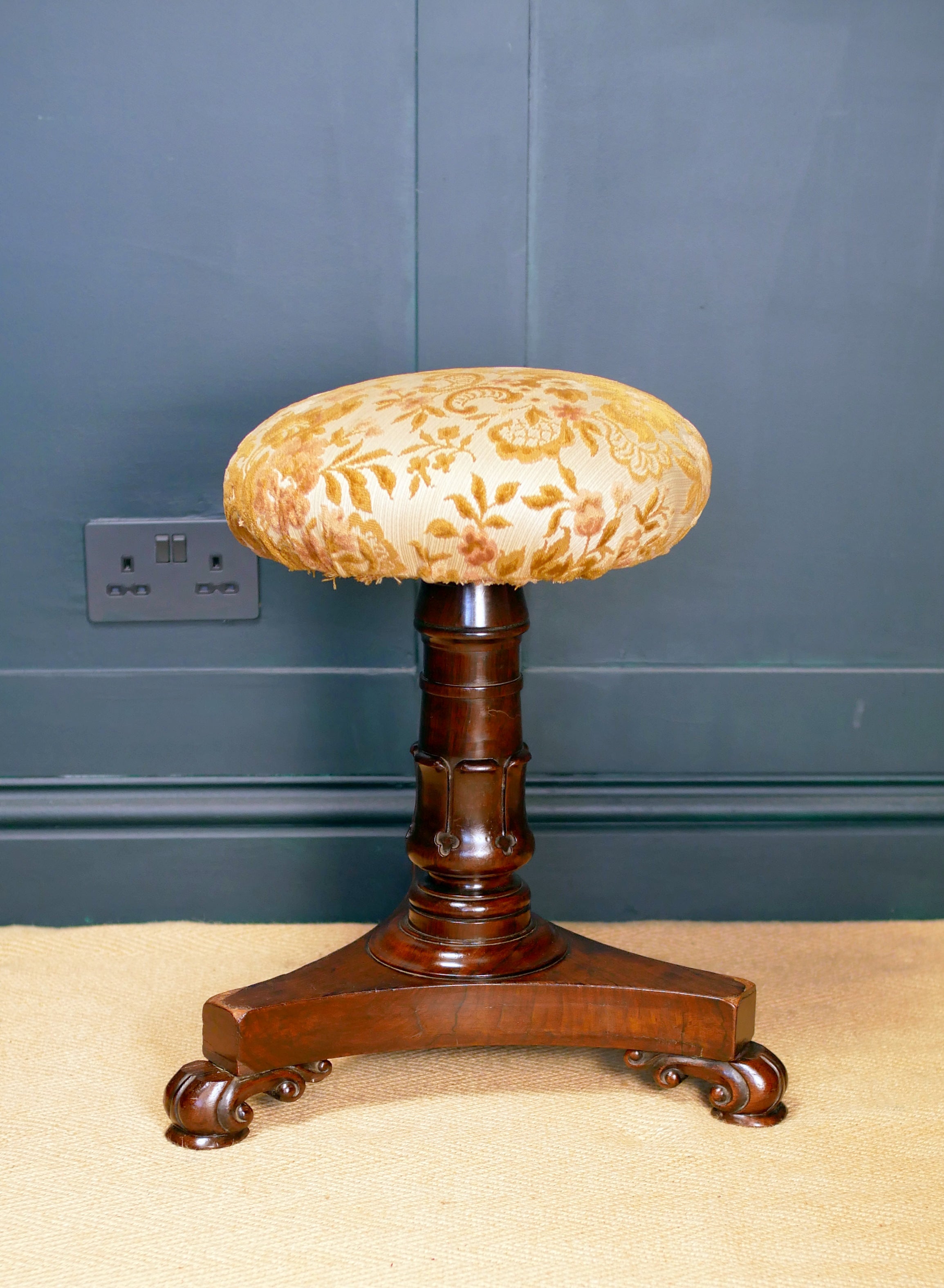 Willaim IV Piano Vanity Stool
