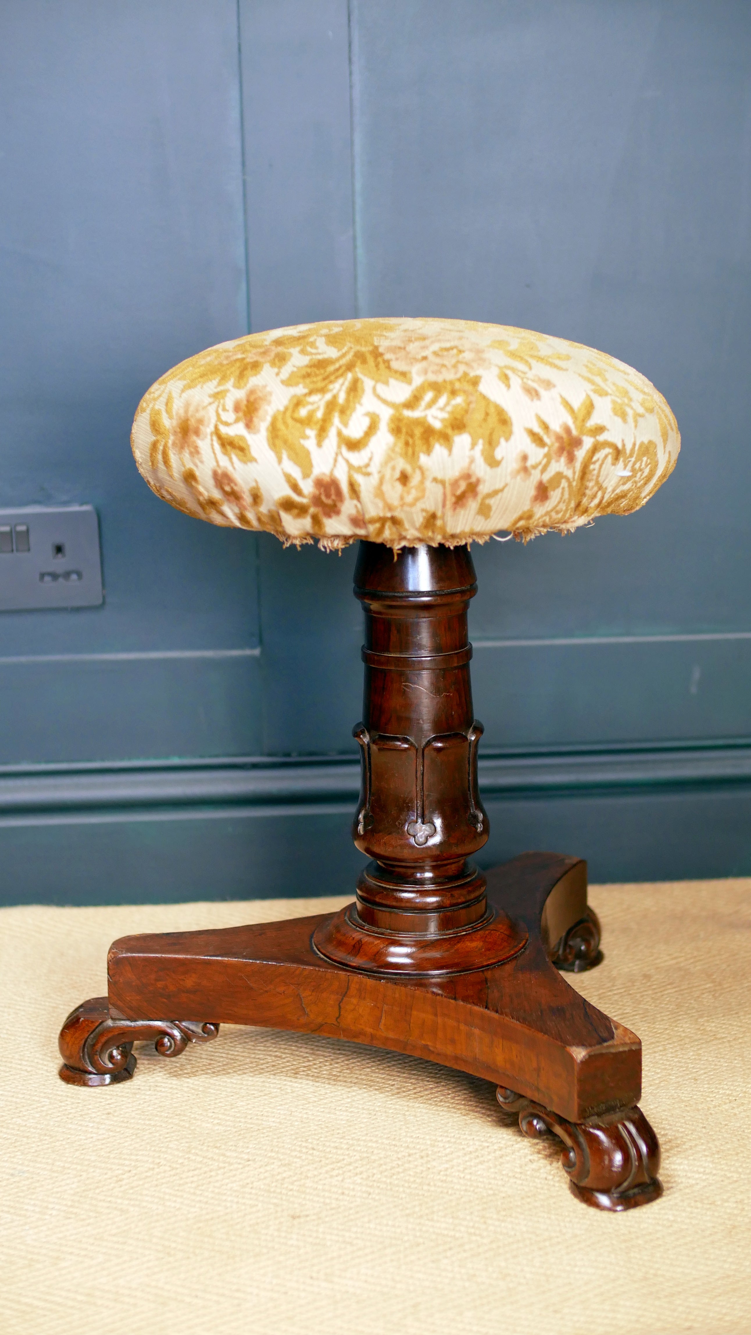 Willaim IV Piano Vanity Stool